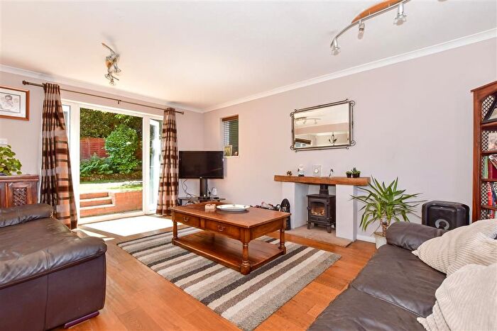 4 Bedroom Detached House For Sale In Blythe Road, Maidstone, Kent, ME15