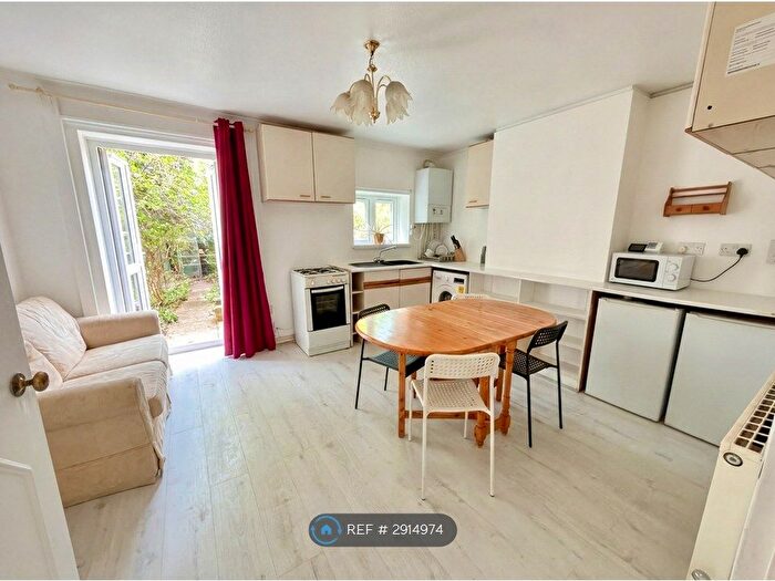 3 Bedroom Maisonette To Rent In Frensham Drive, London, SW15