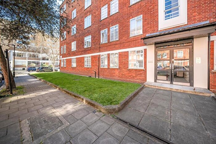 2 Bedroom Flat To Rent In Shannon Place, St Johns Wood, London, NW8