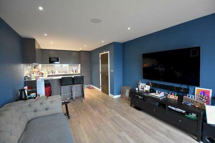 1 Bedroom Flat To Rent In Beaufort Square, London, NW9