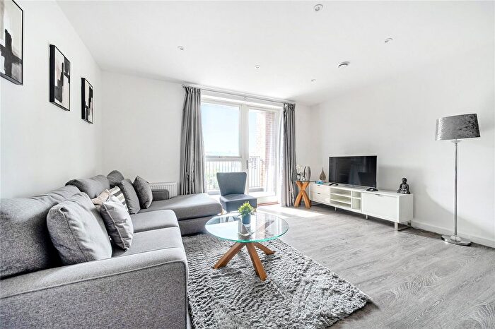 2 Bedroom Flat To Rent In Limehouse Wharf, Rochester, Kent, ME1