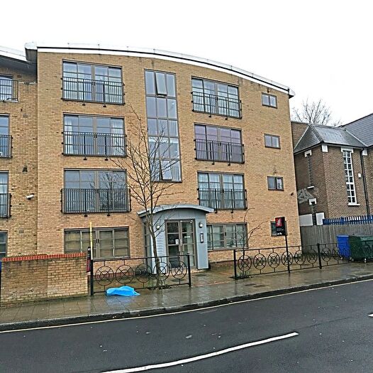 2 Bedroom Flat To Rent In Morley Road, London, SE13