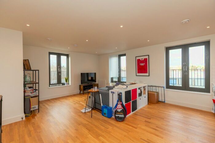 1 Bedroom Flat To Rent In Countess Road, Northampton, NN5