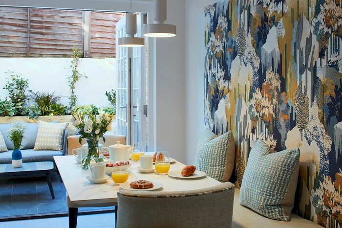 3 Bedroom Town House To Rent In Cheval Place, Knightsbridge, London, SW7