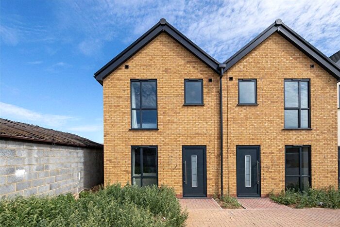 2 Bedroom Terraced House For Sale In Field Road, Feltham, TW14