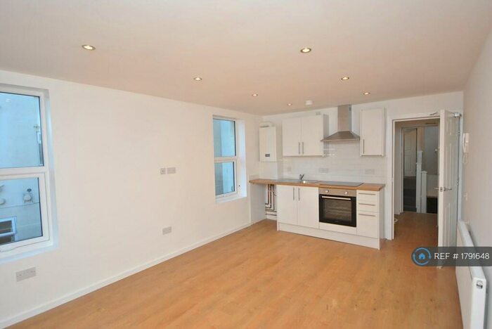 Studio To Rent In Promenade, Southport, PR8