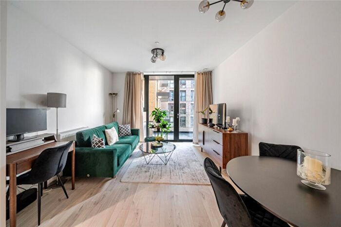 1 Bedroom Flat For Sale In Coster Avenue, London, N4