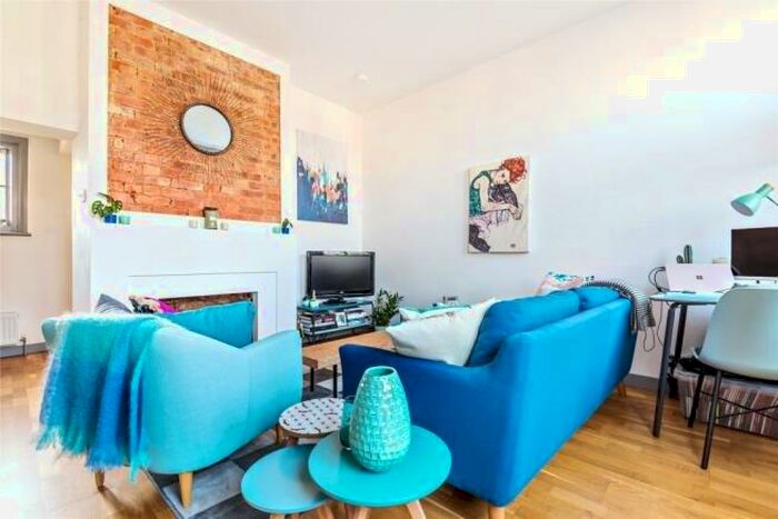 2 Bedroom Apartment To Rent In Parish Lane, London, SE20