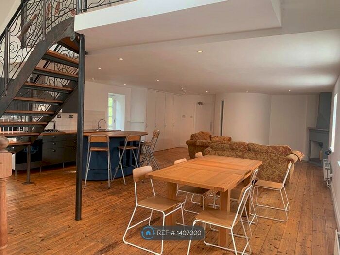 4 Bedroom Flat To Rent In Tresooth Lane, Penryn, TR10