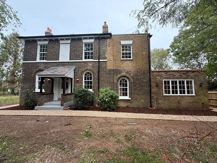 3 Bedroom Detached House To Rent In Billet Road, Romford, RM6