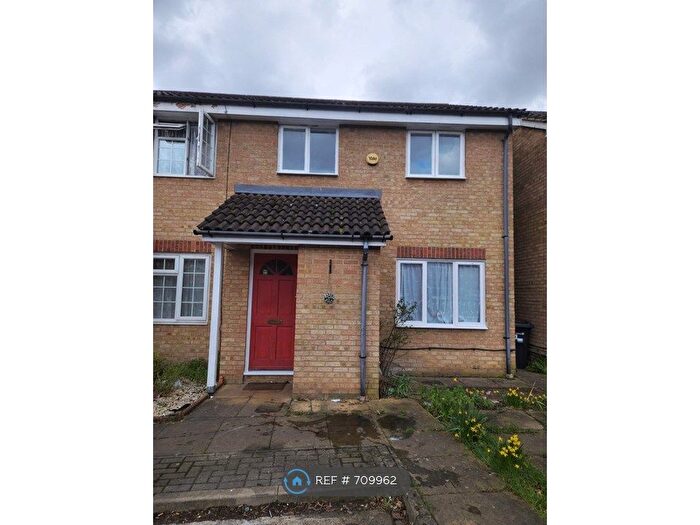 3 Bedroom End Terrace House To Rent In Fenman Gardens, Ilford, IG3