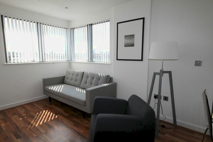 2 Bedroom Flat To Rent In Copenhagen Street, London, N1