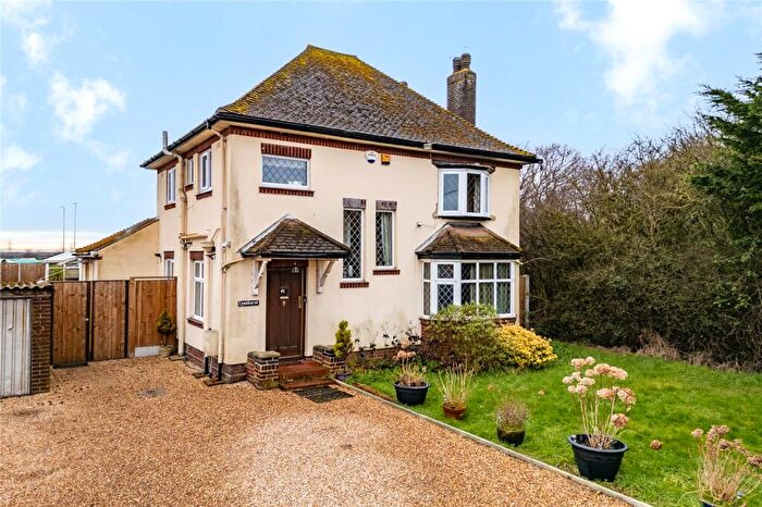 3 Bedroom Detached House For Sale In London Road, Bowers Gifford, Basildon, Essex, SS13