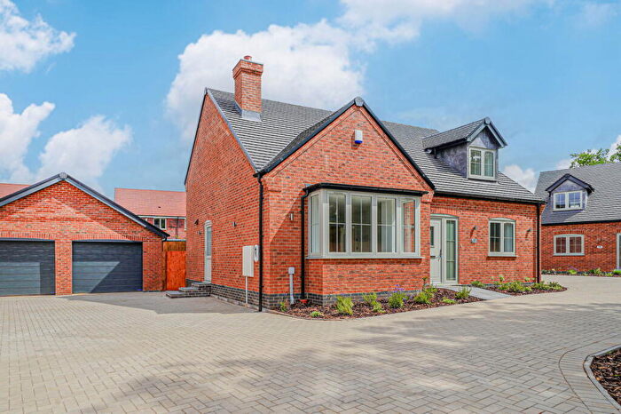 3 Bedroom Detached Bungalow For Sale In Beech Fields Place, Tidbury Green, Solihull, B90