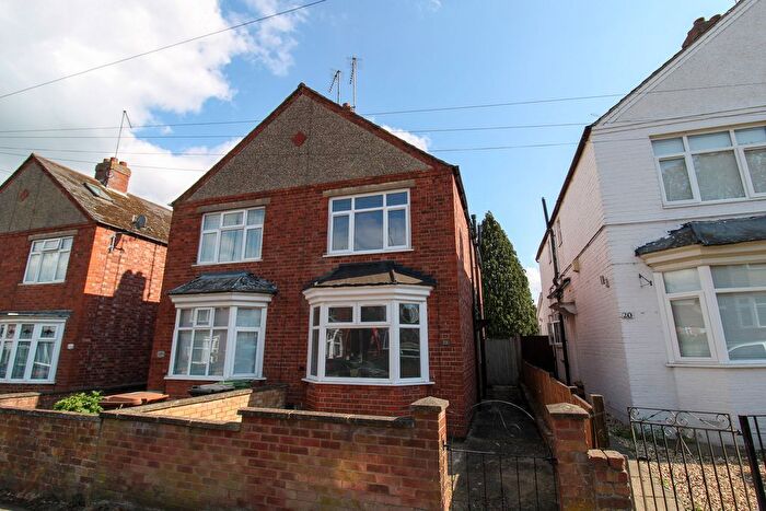 3 Bedroom Semi-Detached House For Sale In Leys Road, Wellingborough, NN8