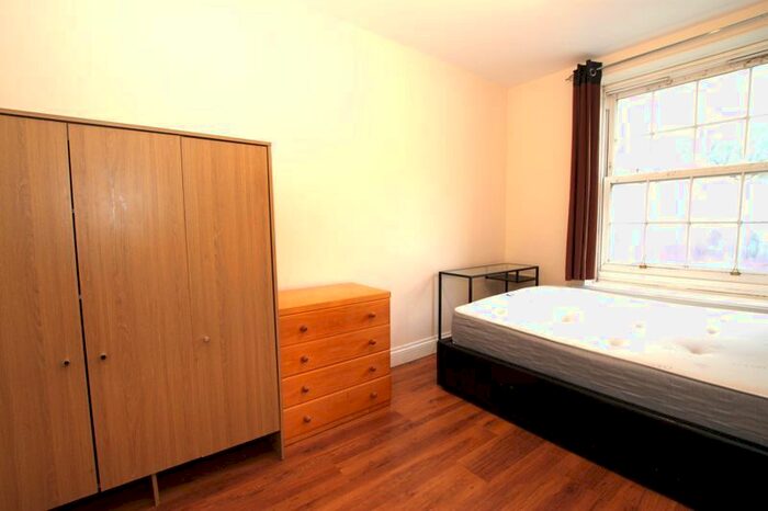4 Bedroom Flat To Rent In Barton House, Bow Road, E3