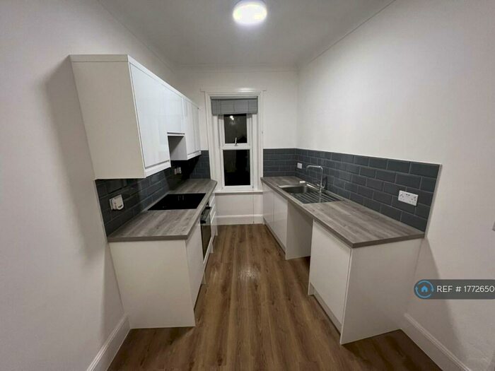 1 Bedroom Flat To Rent In Crescent Court, Bournemouth, BH1