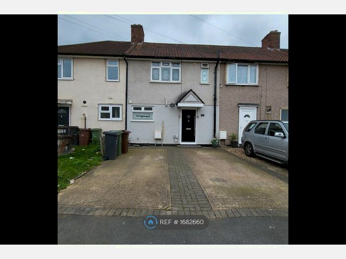 3 Bedroom Terraced House To Rent In Valence Circus, Dagenham, RM8