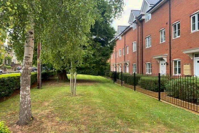 1 Bedroom Flat To Rent In South Street, Taunton, TA1