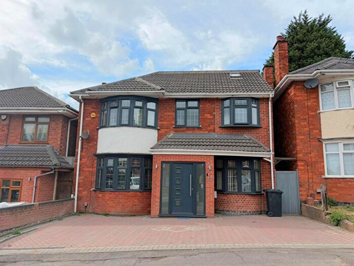 5 Bedroom Detached House For Sale In Stoughton Drive, Stoneygate, Leicester, LE5