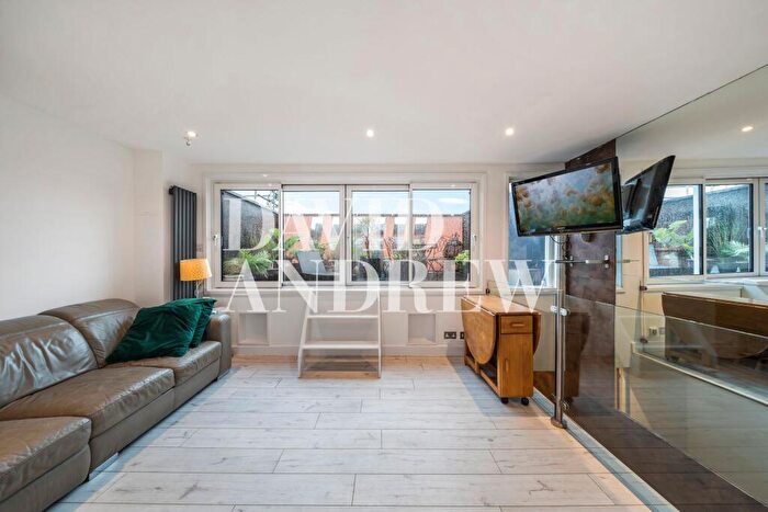 3 Bedroom Apartment To Rent In Hanley Road, N4