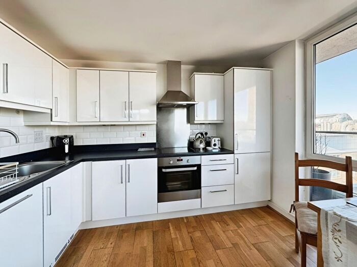 1 Bedroom Flat For Sale In Ealing Road, Brentford, TW8