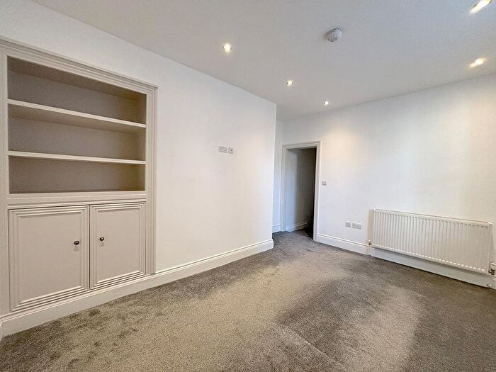 1 Bedroom Flat To Rent In East Parade, Harrogate, HG1