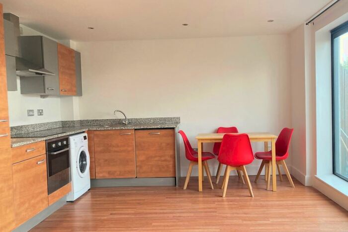 1 Bedroom Apartment To Rent In Denmark Hill, Camberwell, London, SE5