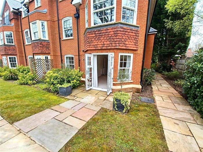 1 Bedroom Apartment To Rent In Dukes Ride, Crowthorne, Berkshire, RG45