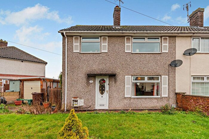 3 Bedroom Semi-Detached House For Sale In Dove Croft, New Ollerton, Newark, NG22