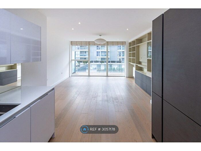 3 Bedroom Flat To Rent In River Gardens Walk, London, SE10