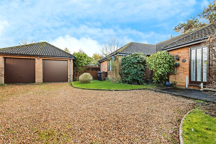 4 Bedroom Detached Bungalow For Sale In Firs Court, Hardingstone, Northampton, NN4