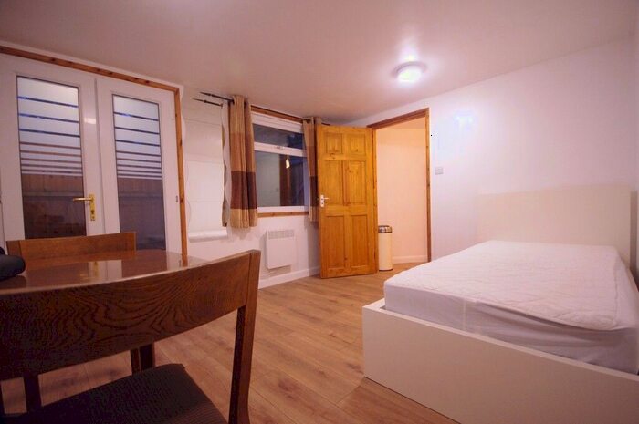 Studio To Rent In Bramber Road, London, N12