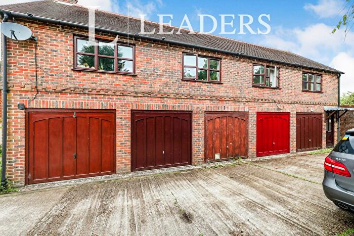 3 Bedroom Coach House To Rent In East Street, Hambledon, Waterlooville, PO7