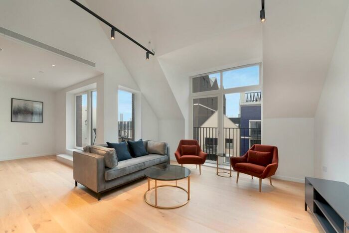 2 Bedroom Duplex To Rent In Hampden House, Goodluck Hope, London, E14