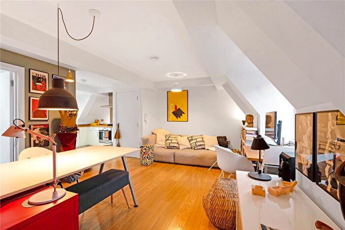 1 Bedroom Studio For Sale In Petworth House, Dog Kennel Hill, East Dulwich, London, SE22