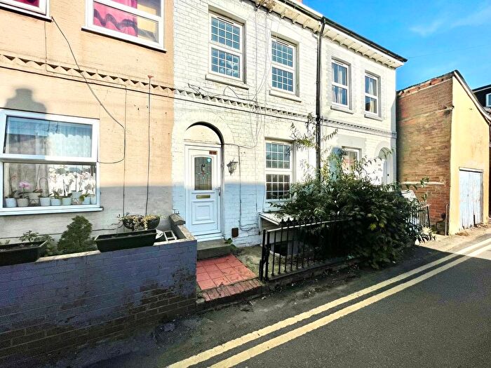 4 Bedroom Terraced House To Rent In Newark Street, Reading, Berkshire, RG1