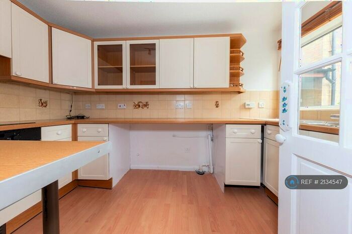 2 Bedroom End Of Terrace House To Rent In Copperfields, Luton, LU4