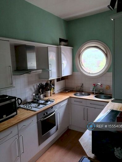 2 Bedroom Flat To Rent In Park Avenue, Bromley, BR1