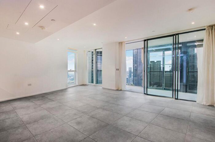 3 Bedroom Apartment For Sale In Dollar Bay Point, Dollar Bay Place, E14