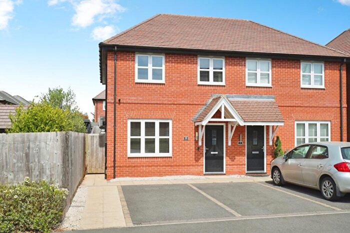 3 Bedroom Semi-Detached House For Sale In De Herle Lane, Coalville, Leicestershire, LE67