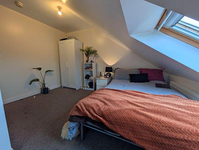 5 Bedroom Detached House To Rent In Cycle Road, Nottingham, NG7