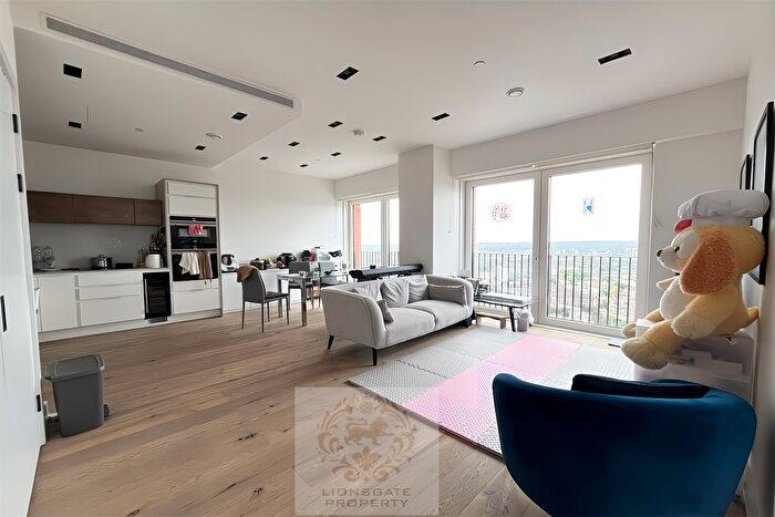 2 Bedroom Flat To Rent In Keybridge Tower, Nine Elms, SW8