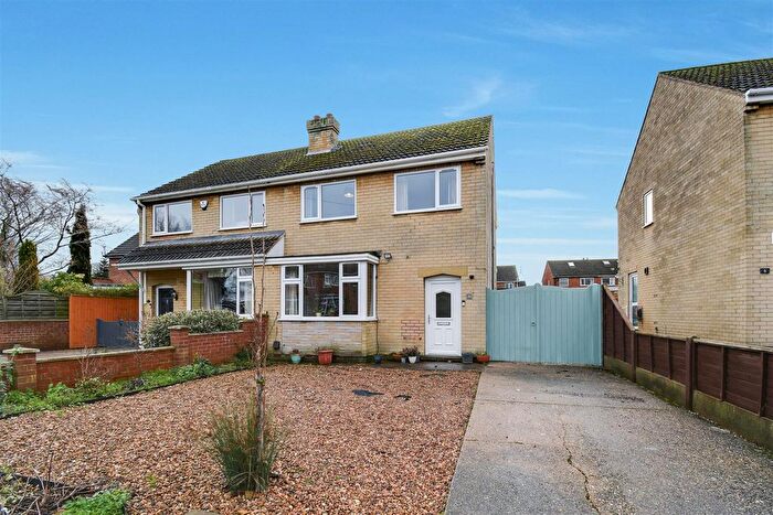 3 Bedroom Property For Sale In St. Francis Grove, Laceby, Grimsby, DN37