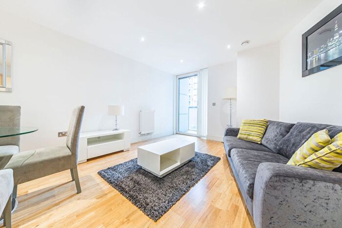 1 Bedroom Flat To Rent In Dowells Street, Greenwich, SE10