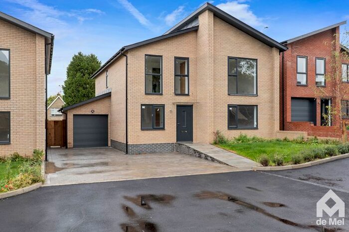 4 Bedroom Property For Sale In Dunstan Glen, Churchdown, Gloucester, GL3