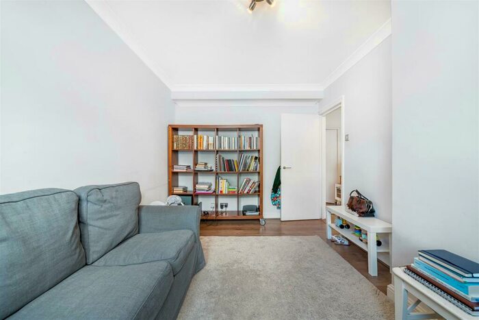 1 Bedroom Flat To Rent In Cotswold Street, West Norwood, SE27