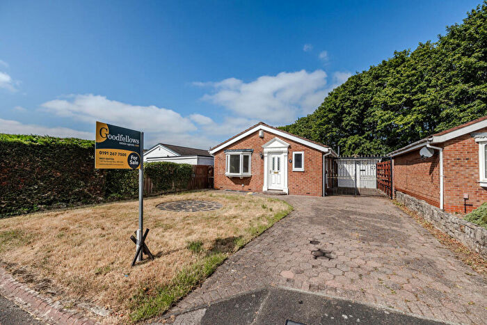 2 Bedroom Detached Bungalow For Sale In Aldeburgh Avenue, Lemington Rise, Newcastle Upon Tyne, NE15