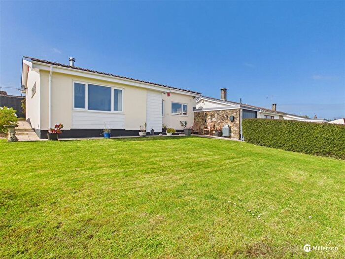 4 Bedroom Detached Bungalow For Sale In Mellanear Close, Hayle, TR27