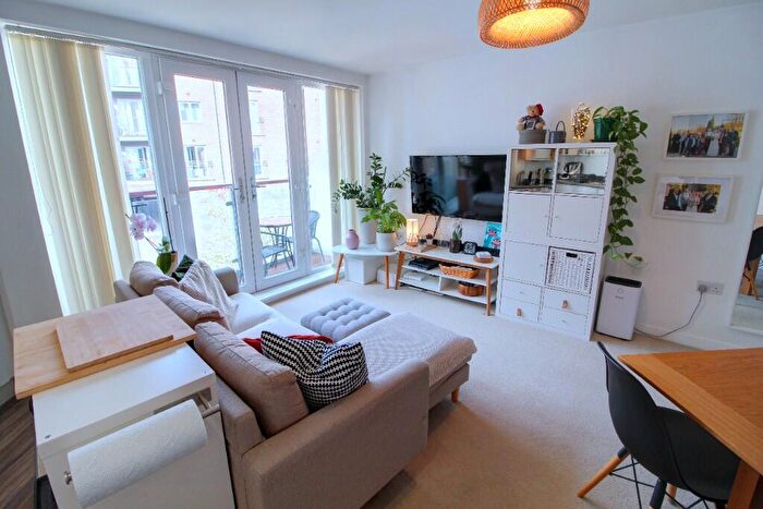2 Bedroom Apartment To Rent In Worsdell Drive, Gateshead, Tyne And Wear, NE8